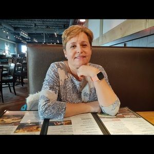 Meet your Posher, Ana